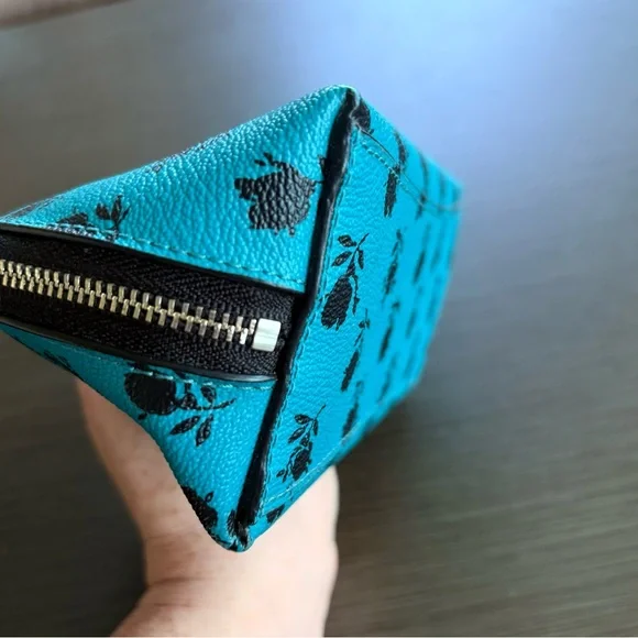 Coach Badlands Cosmetic Case (Blue/Black) 2016 - Picture 10 of 12